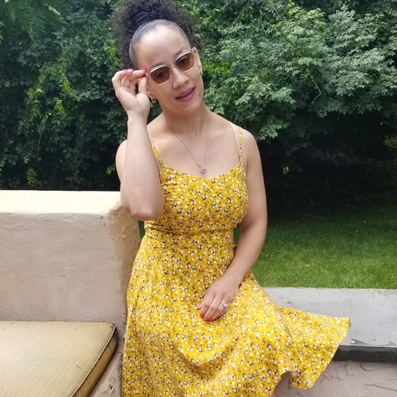 Meet your Posher, Mari - Picture 3 of 3